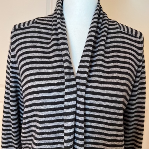 Theory pure cashmere grey / black stripe shawl roll neck cardigan sweater - Picture 3 of 10